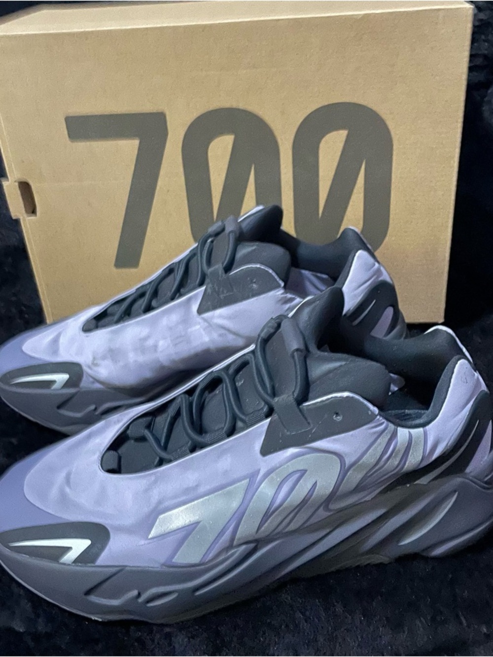 YZY 700 MNVN geode size 10 men